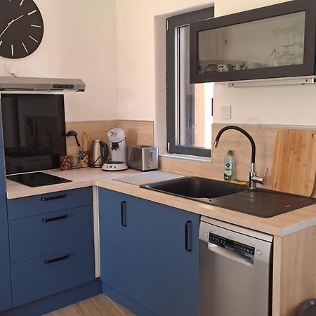 Logement Neuf A 2 Pas Du Lac La Bridoire Exterior foto